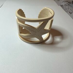 Cream Starfish Hair Cuff